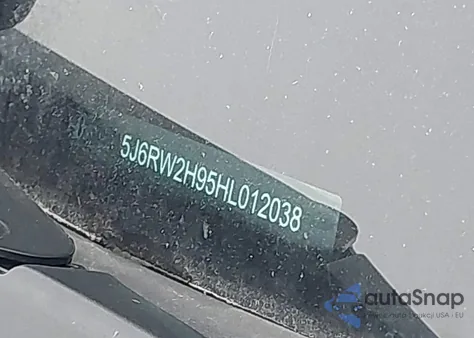 2017 Honda Cr-V Touring z USA, uszkodzony, nr VIN 5J6RW2H90H1012038